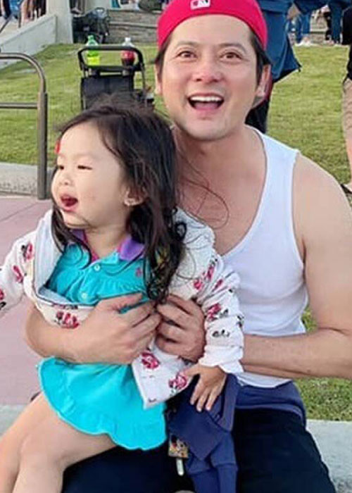 Trước khi ly hôn, Hoàng Anh được biết đến là người hết lòng yêu thương, chăm sóc con gái.