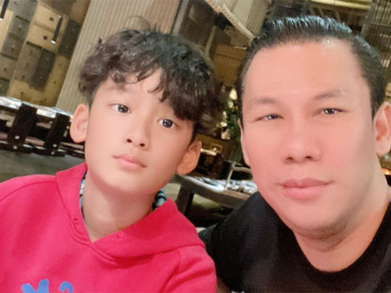 Bé Kỳ Anh đón Tết cùng bố ở Sài Gòn.