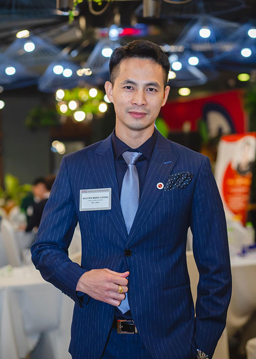 Nam diễn viên còn đóng một số phim hài Tết như "Đại gia chân đất", "Làng ế vợ"…