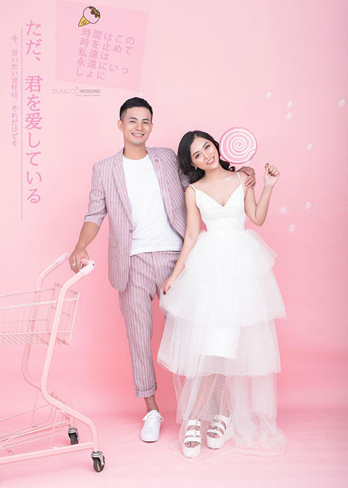 Nam diễn viên cho hay vợ chồng cách nhau gần 10 tuổi nhưng không có nhiều bất đồng về tính cách. Ảnh: Người đưa tin