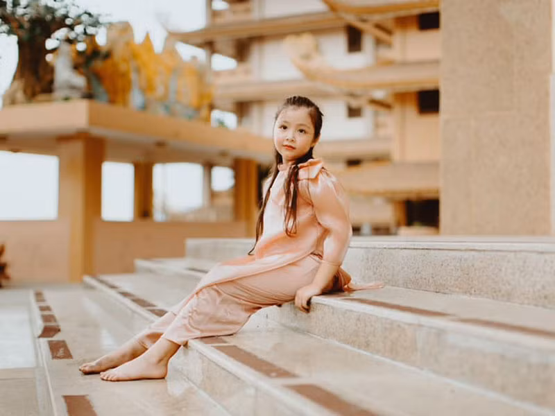 Vẻ lai Tây như thiên thần của Mộc Trà đốn tim cư dân mạng.