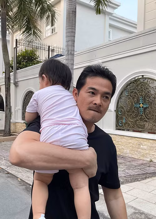 Gần đây, Quách Ngọc Ngoan chia sẻ những hình ảnh bên cô con gái tên Quách Trương Thanh Nhã.