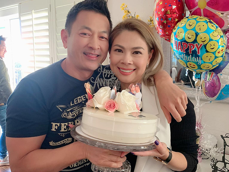 Hạnh phúc nở muộn của nữ ca sĩ vẫn khiến không ít người ngưỡng mộ.