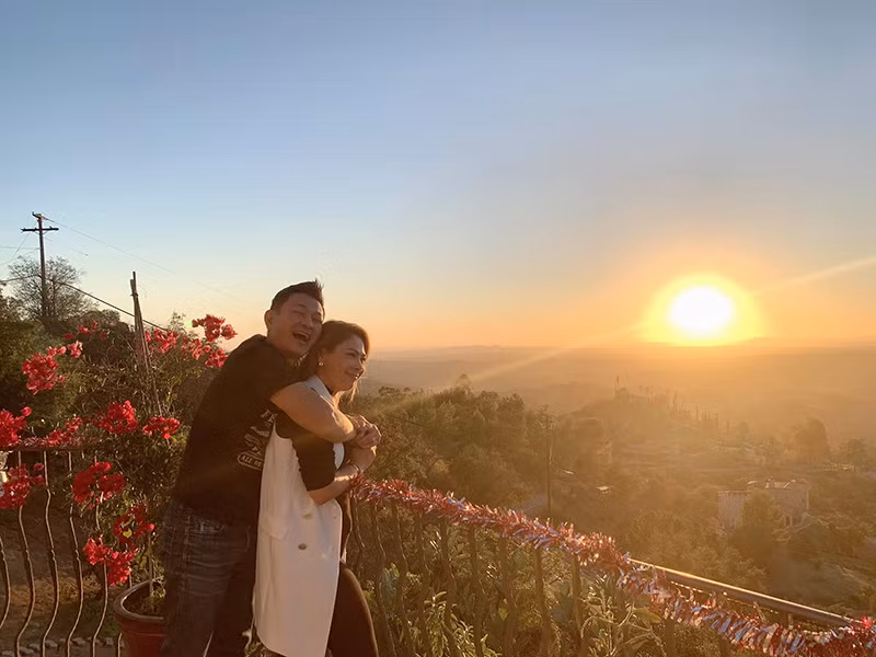 Đầu năm 2021, Thanh Thảo cùng hai con trở về Việt Nam mà không có ông xã đi cùng.