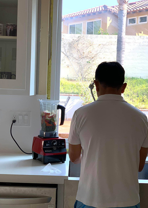 Ông xã của Thanh Thảo thường xuyên vào bếp nấu ăn cho vợ con. Thanh Thảo từng khen ông xã nấu ăn rất ngon và trình bày đẹp không thua gì nhà hàng.