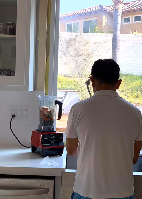 Ông xã của Thanh Thảo thường xuyên vào bếp nấu ăn cho vợ con. Thanh Thảo từng khen ông xã nấu ăn rất ngon và trình bày đẹp không thua gì nhà hàng.