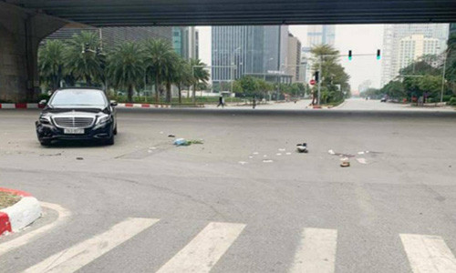 Chồng nguy kịch, vợ bị thương sau khi đâm Mercedes vào mùng 1 Tết: Chong nguy kich, vo bi thuong sau khi dam Mercedes vao mung 1 Tet: