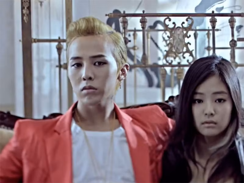 Năm 2012, Jennie tham gia ca khúc "That XX" trong album solo của G-Dragon.