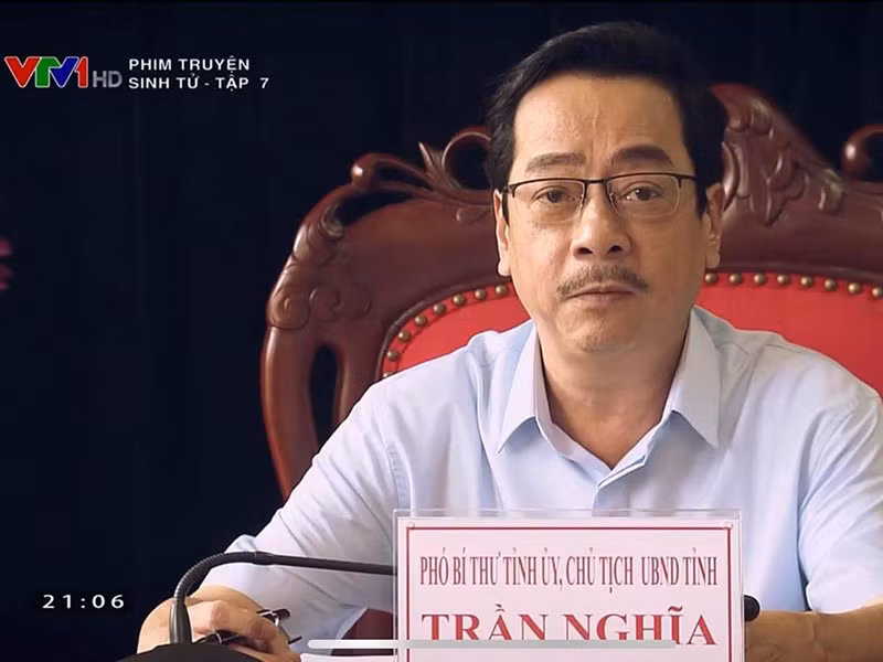 Ông từng giữ chức Giám đốc Nhà hát kịch Hà Nội.