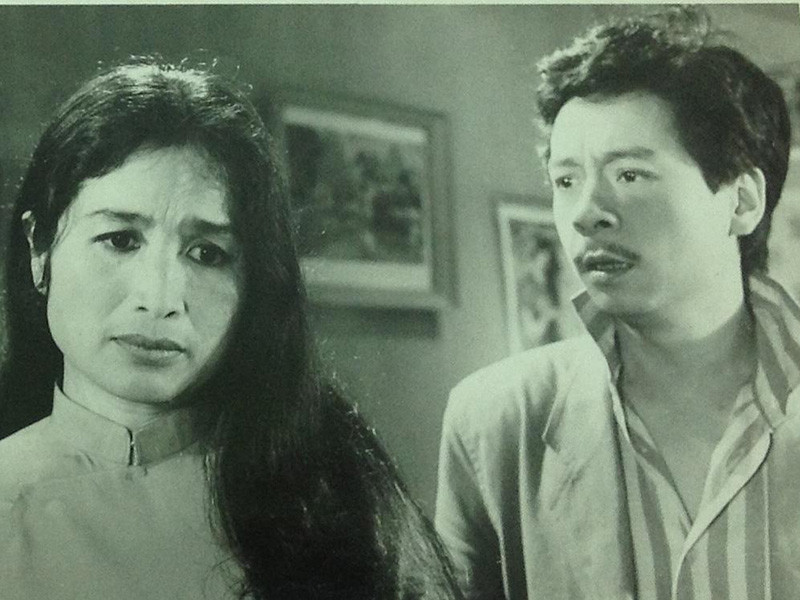 Sau khi tốt nghiệp vào năm 1978, ông đầu quân cho Nhà hát Kịch Hà Nội.