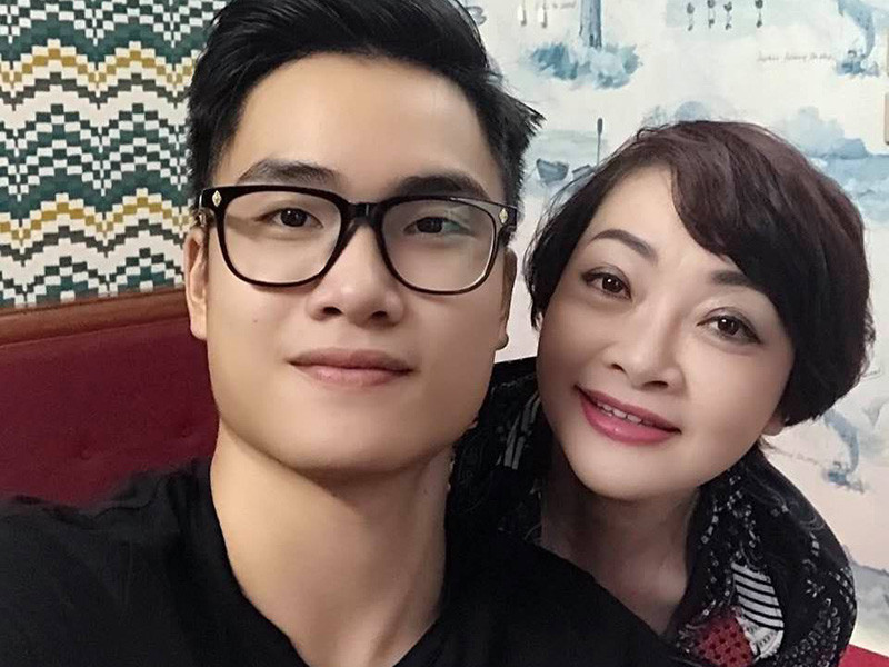 Nghệ sĩ Trà My tâm sự, con trai chính là niềm an ủi, động viên lớn lao cũng giống như người bạn thân quan tâm, chia sẻ với cô mọi buồn vui cuộc sống.