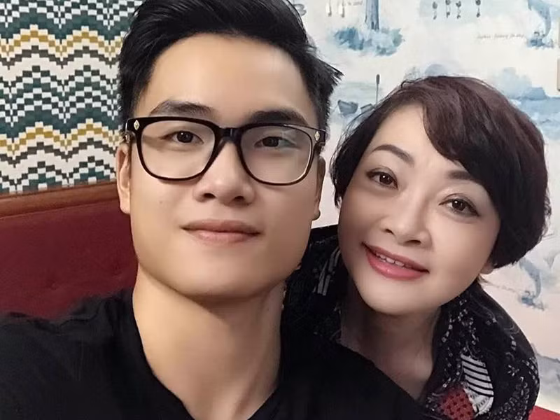 Nghệ sĩ Trà My tâm sự, con trai chính là niềm an ủi, động viên lớn lao cũng giống như người bạn thân quan tâm, chia sẻ với cô mọi buồn vui cuộc sống.