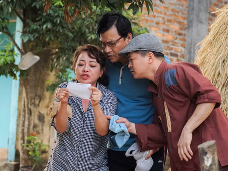 6 phim hài Tết có nghệ sĩ Trà My gồm: "Đại gia chân đất 11", "Tết đú – đú Tết", "Những tên trộm về làng", "Cưới đi kẻo ế 5", "Để cho thầy lấy vợ", "Mất vợ vì rượu 2".