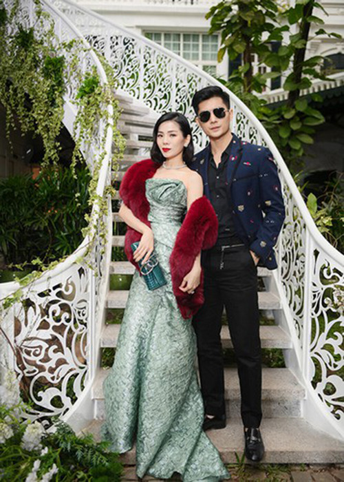 Cả hai sánh đôi dịp Giáng sinh năm 2020. Ảnh: Saostar