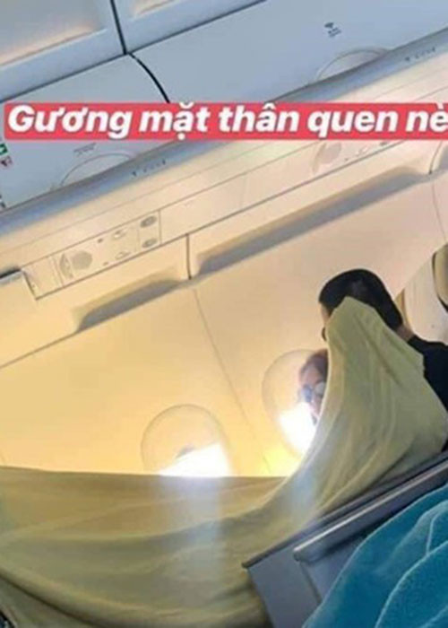 Tháng 6/2019, Mai Tài Phến xuất hiện cùng Mỹ Tâm trong chuyến công tác của nữ ca sĩ trải dài từ Nam chí Bắc. Không chỉ xuất hiện bên nhau, Mỹ Tâm và bạn trai tin đồn còn có nhiều khoảnh khắc tình cảm, công khai chăm sóc nhau. Thậm chí khi ngồi cạnh trên máy bay, nữ ca sĩ còn có hành động dễ thương nựng má Mai Tài Phến.