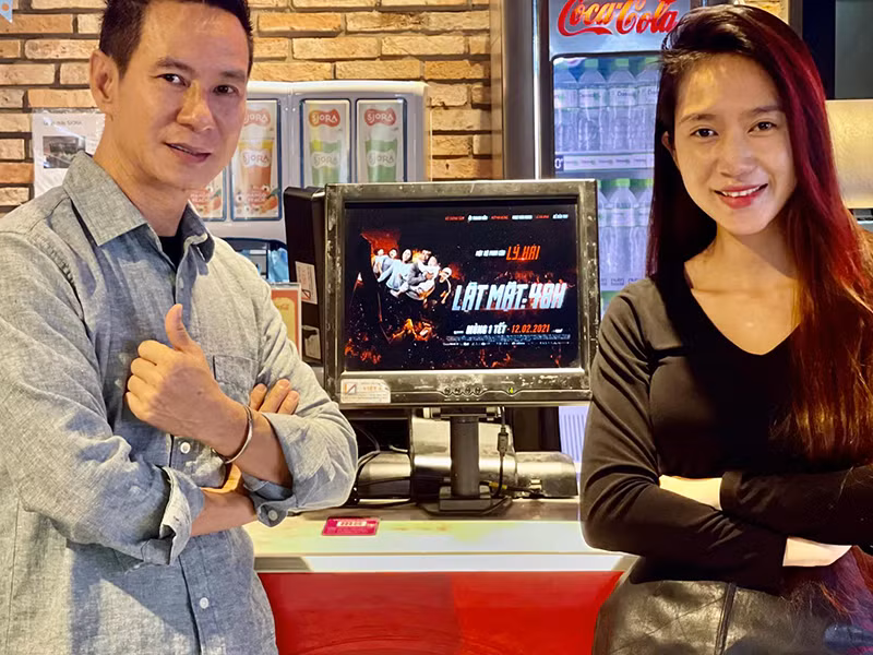 Theo VTC News, đại diện đơn vị phát hành phim “Lật mặt:48h” của Lý Hải cho biết họ sẽ dừng sự kiện ra mắt tại Hà Nội. Đến nay, lịch chiếu của bộ phim này vẫn chưa được xác định vì còn đợi biến chuyển tốt trong công tác kiểm soát dịch bệnh COVID-19.