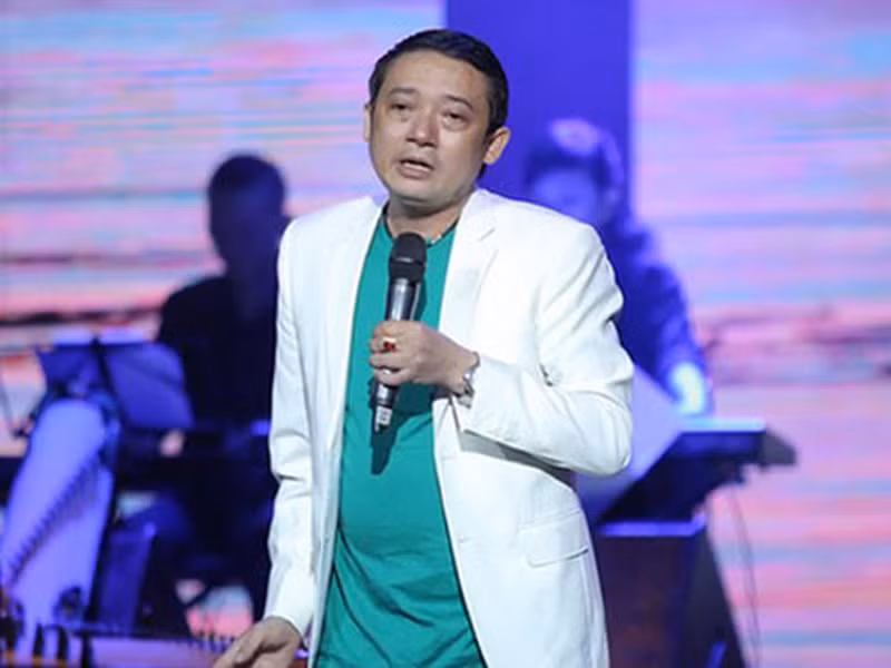 Chiến Thắng là nghệ sĩ hài khá đắt show ở miền Bắc. Cuối năm được cho là “vụ mùa” của anh. Khi dịch COVID-19 tái bùng phát, nam nghệ sĩ hài chia sẻ trên Pháp luật và bạn đọc, anh bị hủy hơn 10 show chỉ trong vòng có 4-5 ngày.