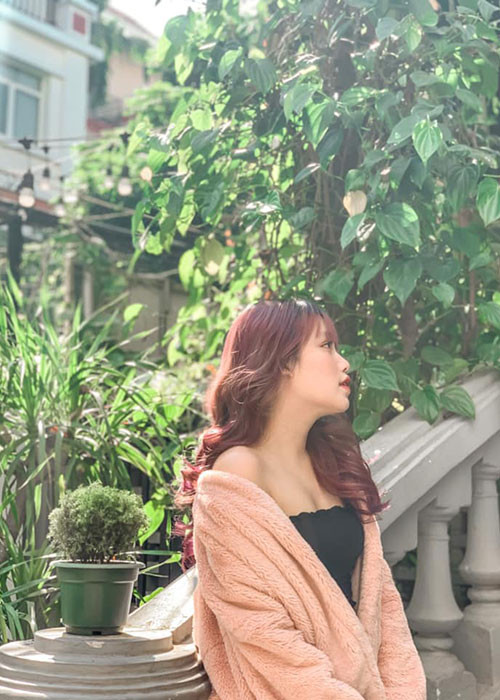 Yến Minh sinh năm 2001, có ngoại hình xinh xắn.