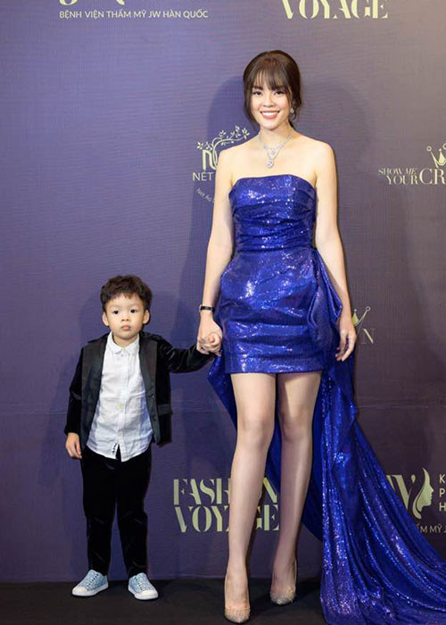 Dương Cẩm Lynh sinh năm 1982, hơn Minh Luân đến 3 tuổi. Cô và nam diễn viên từng lên kế hoạch kết hôn nhưng rồi lại chia tay.