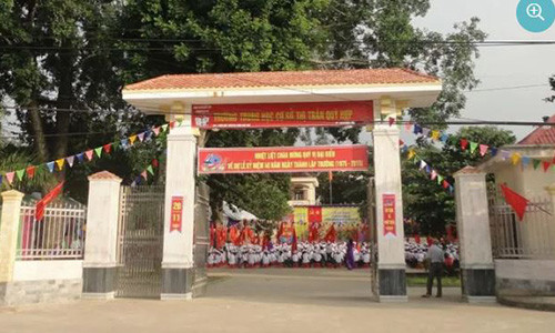 Thay giao bi ky luat noi 