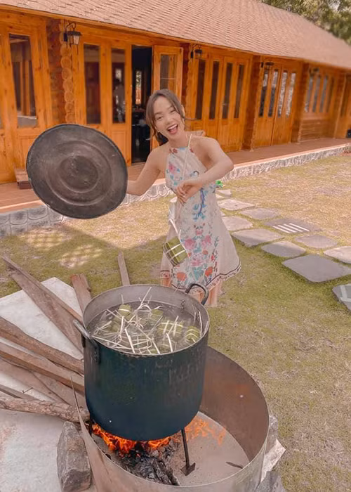 Gia đình Minh Hằng sẽ quây quần đón Tết Ất Sửu 2021.