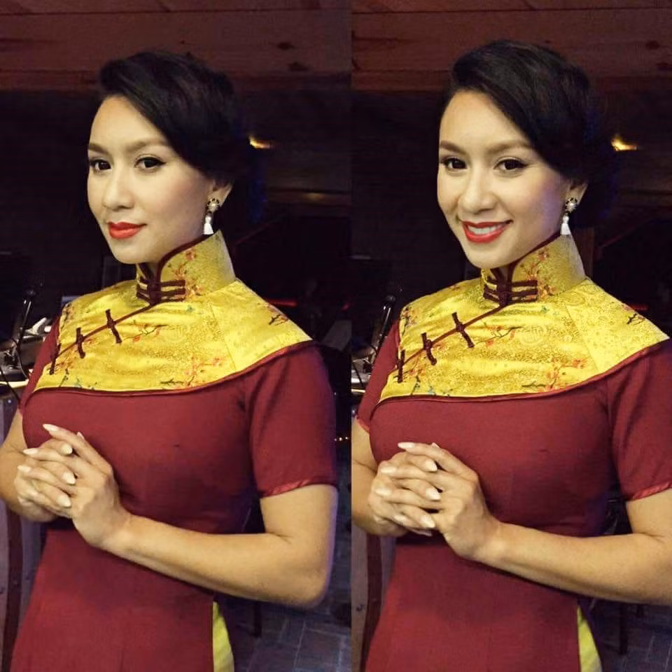 Hiện tại, ở tuổi U50, Y Phụng sở hữu làn da ngăm đen, gương mặt đầy đặn hơn xưa, cô cũng để lộ thân hình phát tướng thấy rõ sau thời gian hạn chế hoạt động nghệ thuật. Ảnh: NSCC.