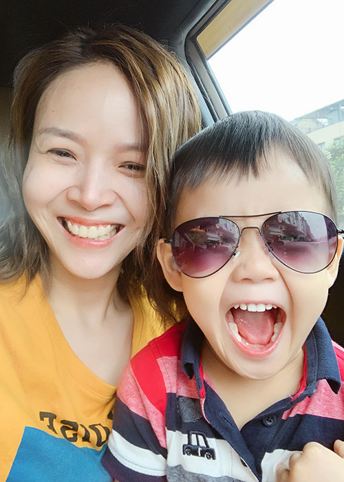 Cặp đôi có một cậu con trai chung.