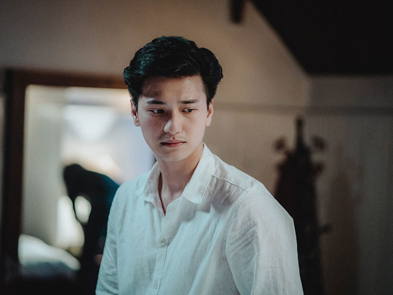 Huỳnh Anh khẳng định anh không hề thiếu thiện chí khi giải quyết sự việc. Anh kể bản thân chờ đến 3 tiếng đồng hồ để biết kết quả chụp chiếu của người bị ngã, đồng ý đặt cọc tiền làm răng và trả tiền sửa xe. Nam diễn viên thừa nhận nhầm lẫn khi cho rằng người điều khiển xe máy đi sai làn. Trước đó, Huỳnh Anh vướng không ít ồn ào.