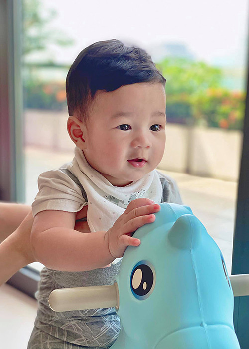 Bé Sophie và bé Liam đều có vẻ ngoài đáng yêu.