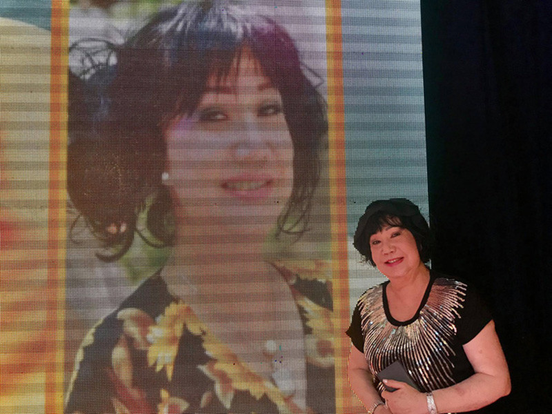 Nghệ sĩ Mỹ Chi từng cho biết, do chạy show nhiều trong mùa làm truyền hình Tết, cô bị phạt vì có lần phải chạy ô tô quá tốc độ cho phép. "Xe phải chạy 100-120 km/giờ mới kịp đến nơi quay hình đúng hẹn", cô kể.