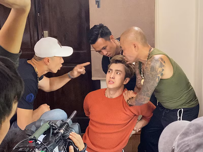 Bình An không phải là gương mặt quá xa lạ. Anh góp mặt trong nhiều bộ phim như: “Lạc giới”, “Zippo mù tạt và em”, “Mối tình đầu của tôi”, “Chạy trốn thanh xuân”, “Ngược chiều nước mắt”, “Những cô gái trong thành phố”.