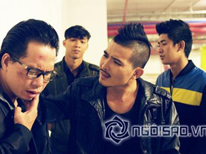 Quang Sự còn tham gia không ít phim điện ảnh như: “"Bụi đời chợ Lớn", "Hương ga", "Để Mai tính 2", "Chung cư ma", "Găng tay đỏ".