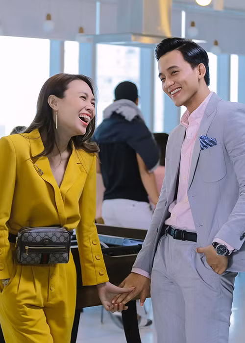 Mai Tài Phến rất kiệm lời về mối quan hệ với Mỹ Tâm. Nhiều khán giả cho rằng anh không muốn được chú ý chú ý vào chuyện tình cảm hơn là sự nghiệp diễn xuất. Về phía Mỹ Tâm, cô chia sẻ, Mai Tài Phến dễ thương và chu đáo.