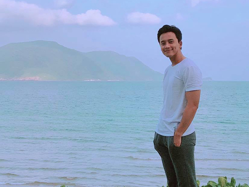 Mai Tài Phến sinh năm 1991, là người gốc Hoa, tên thật là Mai Đại Bình. Theo Thế giới điện ảnh, anh sinh ra trong một gia đình làm nghề buôn bán tại Bạc Liêu.