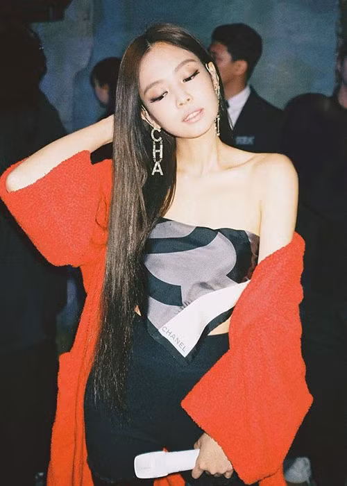 Jennie nổi tiếng không kém cạnh G-Dragon - nam ca sĩ được cho là "ông hoàng Kpop".