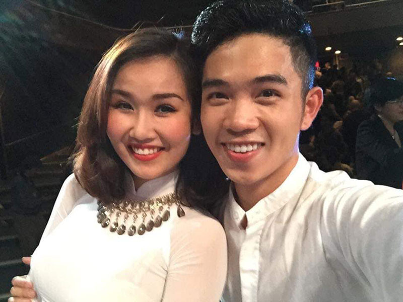 Võ Hạ Trâm chia sẻ hình ảnh thân thiết bên cố diễn viên múa. Cô đau buồn: “Hiếu ơi, mọi người đều bàng hoàng Hiếu à. Em đi thanh thản em nhé. RIP nghệ sĩ múa tài hoa Mai Trung Hiếu”.