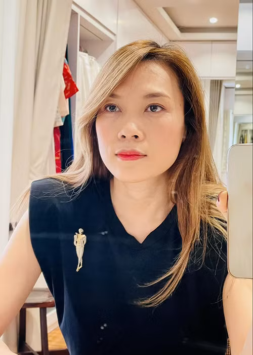 Mỹ Tâm yêu là hay bị cuồng quá nên rất sợ yêu. “Cảm giác đó, không phải buồn mà là rất, rất buồn, cả thế giới như sụp đổ và có thể là tôi không thể chịu nổi nữa”, cô nói.