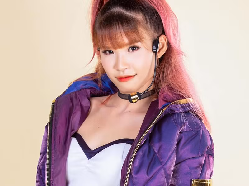 Mới đây, Khởi My cho hay, nguyên nhân rút khỏi showbiz là vì thấy thế hệ sau rất giỏi và cô cảm thấy bản thân không còn phù hợp.