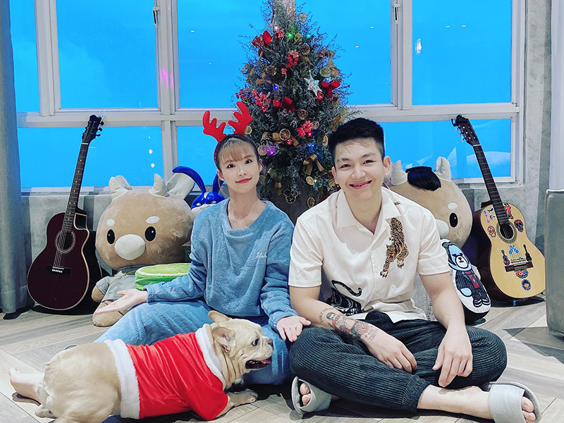 Sau 14 năm ca hát chuyên nghiệp, Khởi My sở hữu khối tài sản được cho là khá "khủng”. Hiện tại, nữ ca sĩ cùng chồng sống tại căn penthouse 300m2.