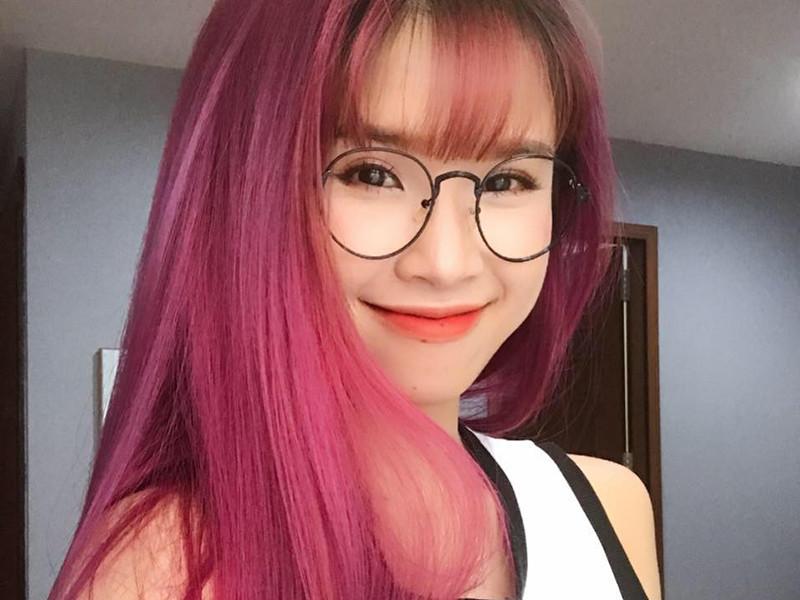 Trước chia sẻ này, Khởi My bị antifan chê hết thời. Nhanh chóng, nữ ca sĩ đáp trả antifan: "Chị đã từng nổi rồi nên cần nổi nữa làm gì em? 1 lần thôi chứ để 7 nổi 3 chìm 9 lênh đênh giống em chị sợ nha".