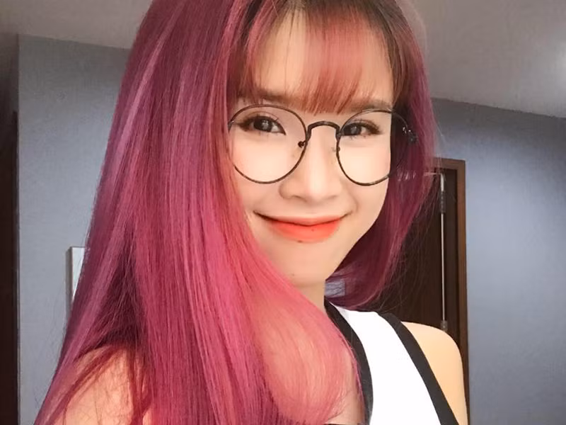 Trước chia sẻ này, Khởi My bị antifan chê hết thời. Nhanh chóng, nữ ca sĩ đáp trả antifan: "Chị đã từng nổi rồi nên cần nổi nữa làm gì em? 1 lần thôi chứ để 7 nổi 3 chìm 9 lênh đênh giống em chị sợ nha".