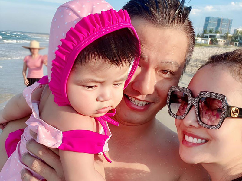 Jennifer Phạm cho biết, con gái út điệu nhất nhà, thích hát hò.