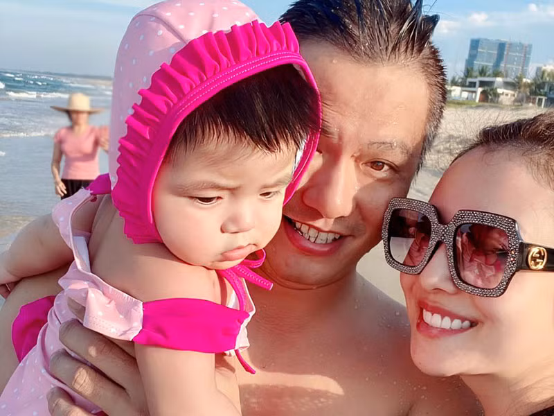 Jennifer Phạm cho biết, con gái út điệu nhất nhà, thích hát hò.