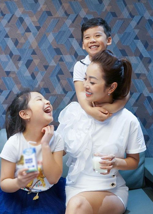 Con trai của Jennifer Phạm và doanh nhân Đức Hải khá hiếu động.