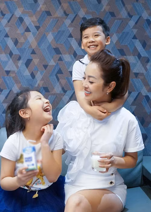 Con trai của Jennifer Phạm và doanh nhân Đức Hải khá hiếu động.