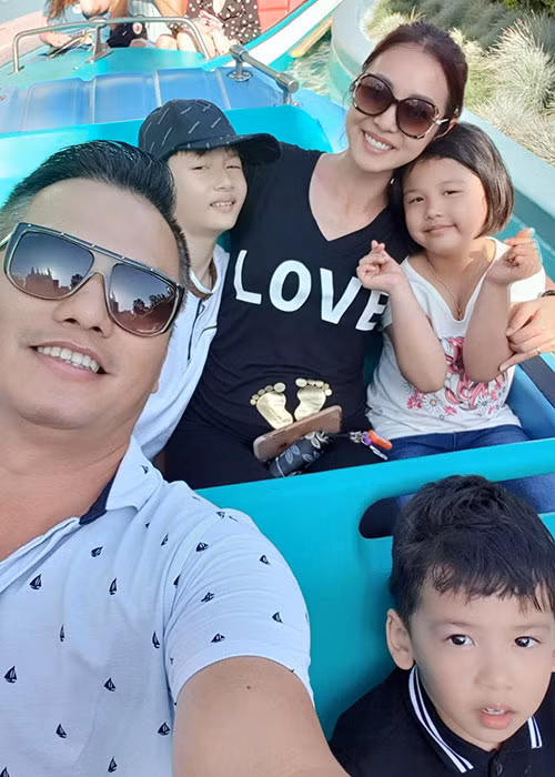 Bé Bảo Nam là con trai của Jennifer Phạm và chồng cũ Quang Dũng. Cậu nhóc sinh năm 2008.