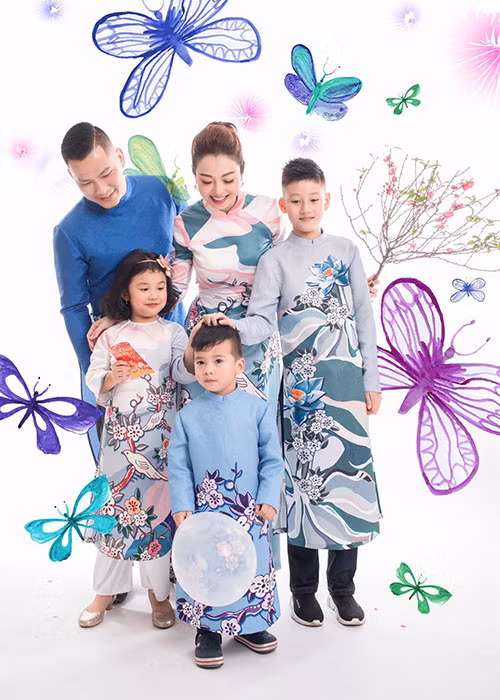 Sau khi trở lại Mỹ đón Tết cùng ông bà ngoại, con trai đầu lòng của Jennifer Phạm bị kẹt lại vì COVID-19.