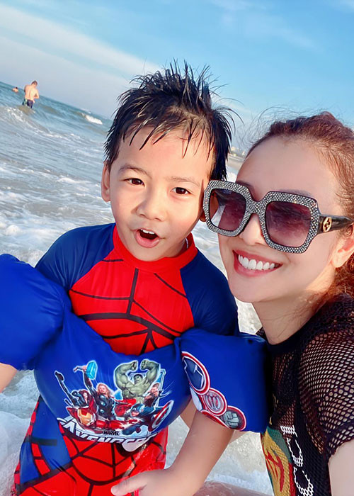 Năm 2016, Jennifer Phạm sinh con trai cho ông xã Đức Hải. Vợ chồng cô đặt tên con là Nguyễn Đức Minh Trung, tên thân mật Nu.