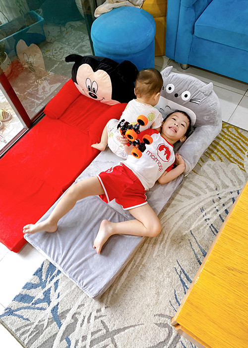 Hai cậu con trai của Nam Cường đều kháu khỉnh.