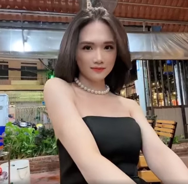 Cô phải đắn đo rất nhiều, rất lâu mới dám nói với bố mẹ rằng, mình là một cô gái. Và thật may mắn, cô được bố mẹ ủng hộ và động viên rất nhiều.